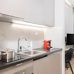Zenou 24 Downtown *