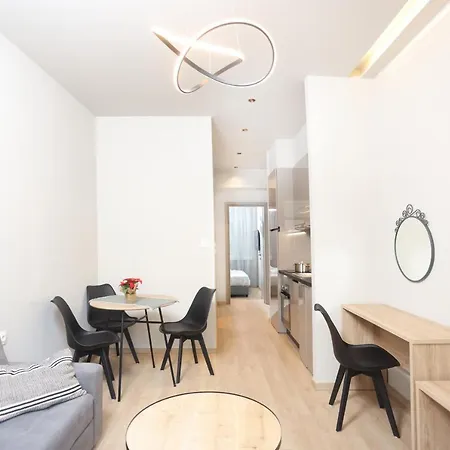 Zenou 24 Downtown Apartment