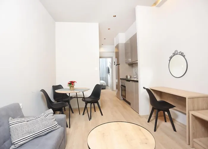Zenou 24 Downtown Appartement *