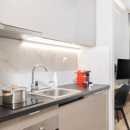 Zenou 24 Downtown *